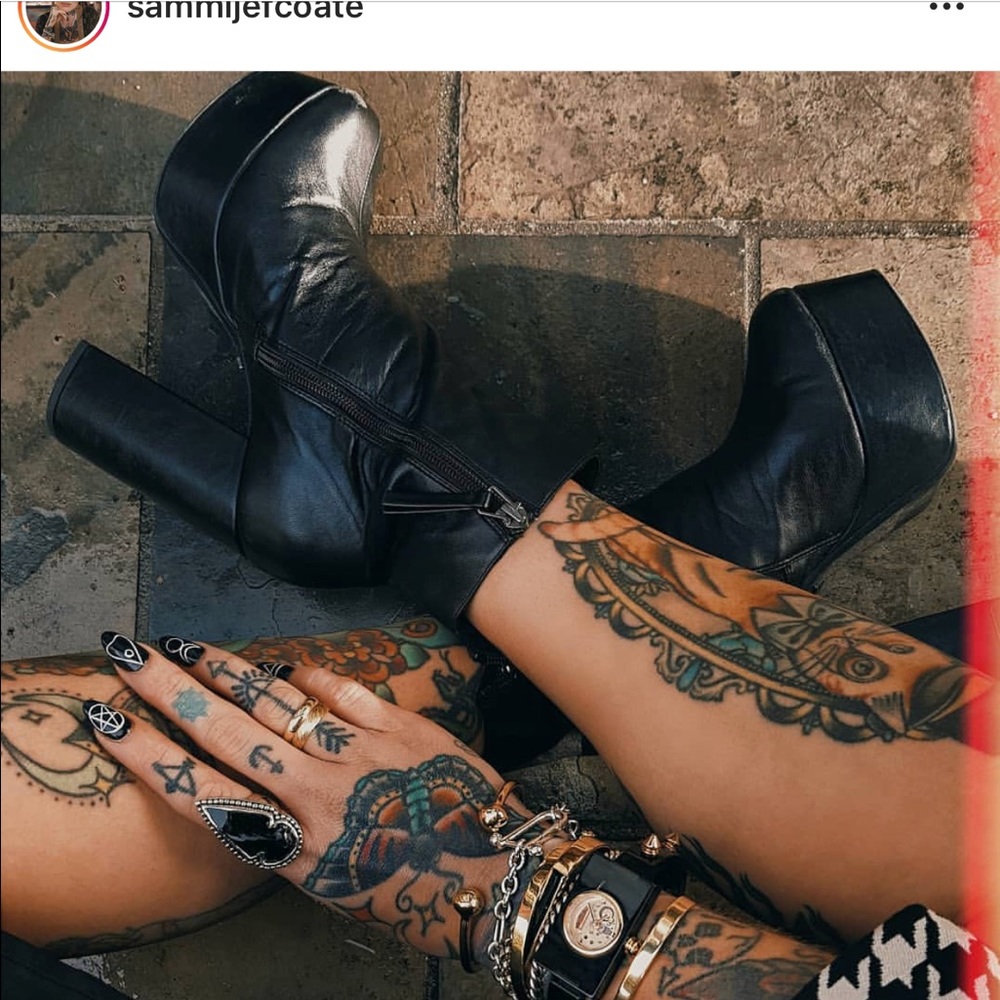 Steve Madden Black Leather Ankle Booties Heels